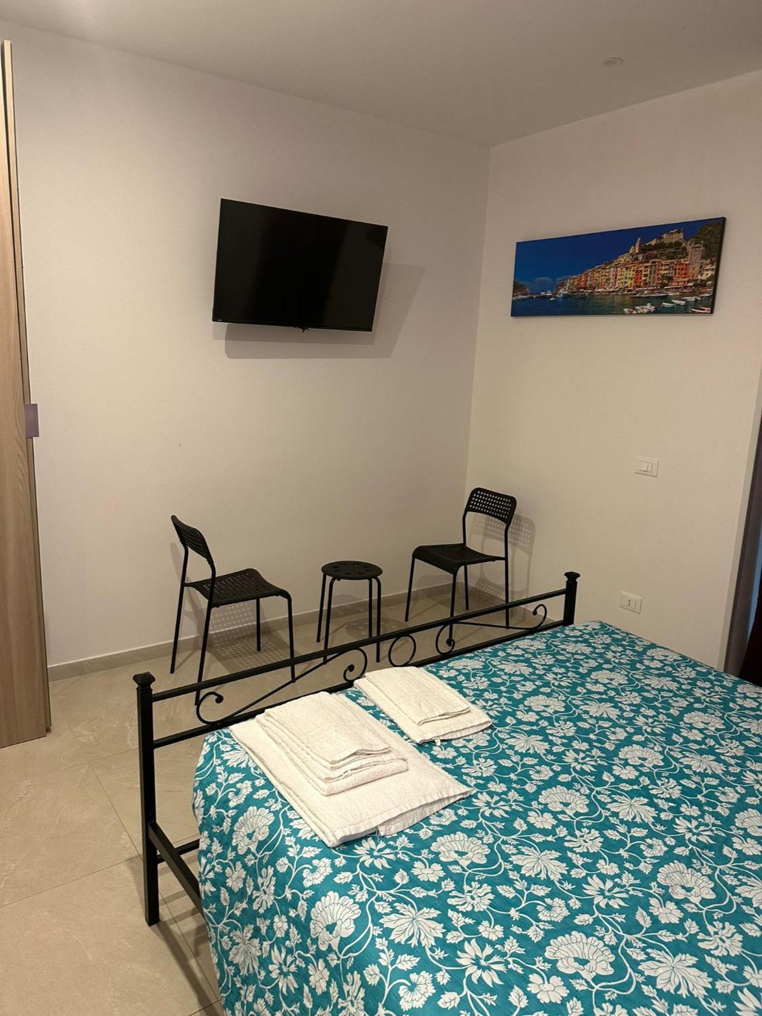 Adam Eric Bed & Breakfast Специя Екстериор снимка
