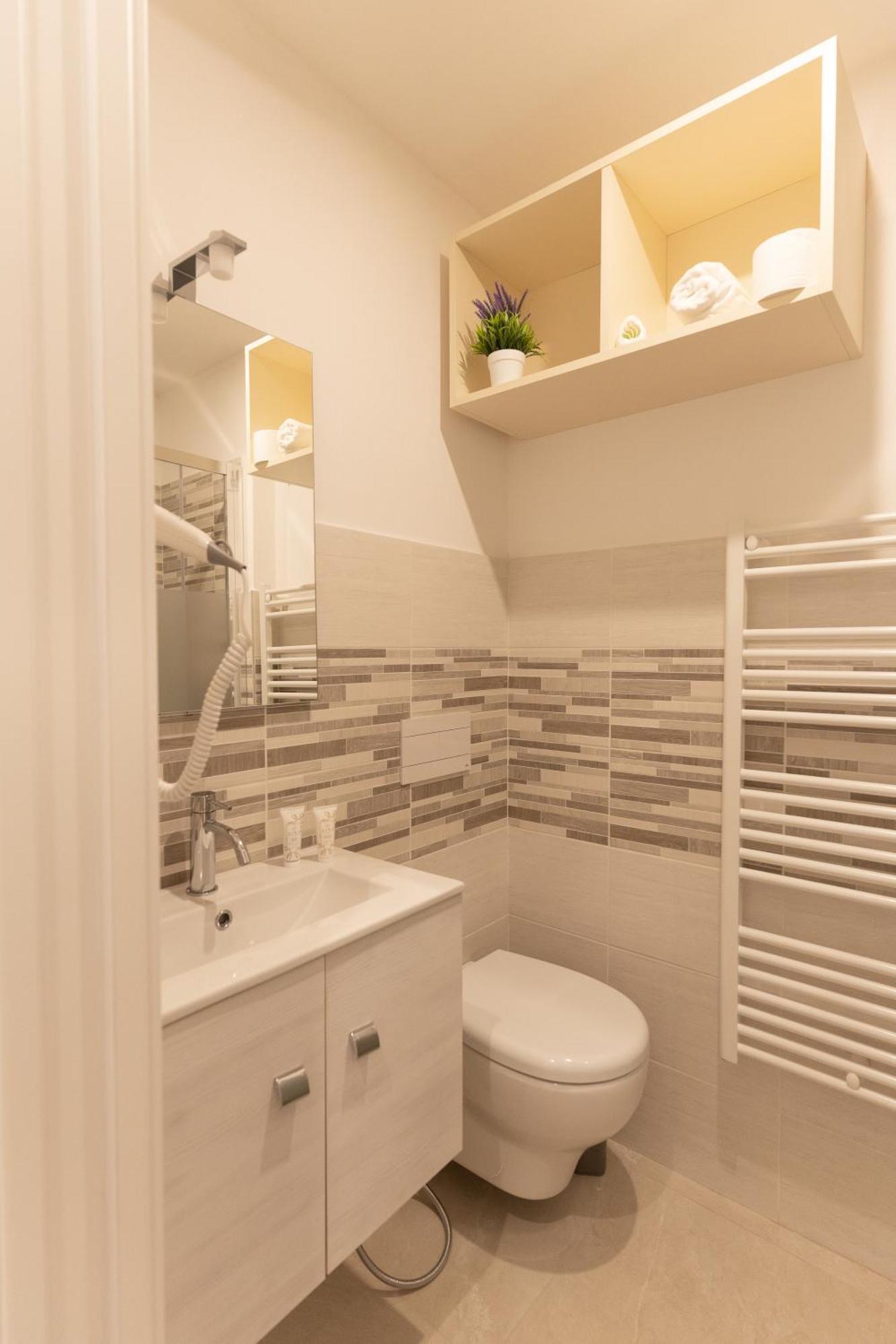 Adam Eric Bed & Breakfast Специя Екстериор снимка
